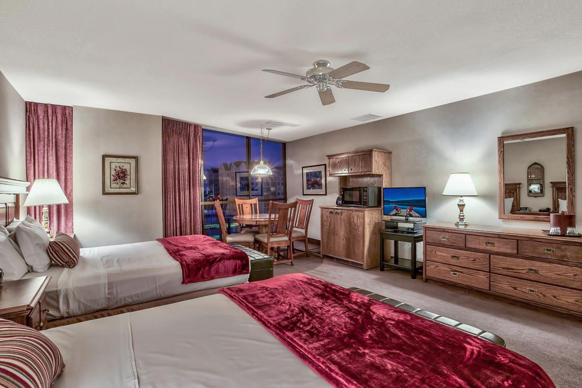 Plaza Club Hotel 3*
